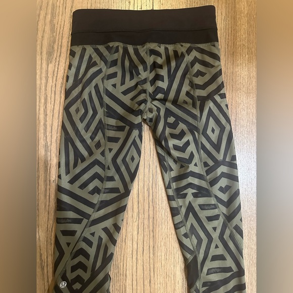 Lululemon Inspire Tight II-Chevron Shuffle Fatigue Green Black-Size 4 - Picture 9 of 12